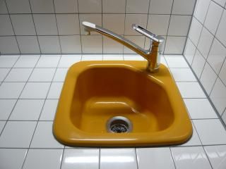 給湯室 - 原宿シェアオフィスを提供します♪} - ルームシェアルームメイト