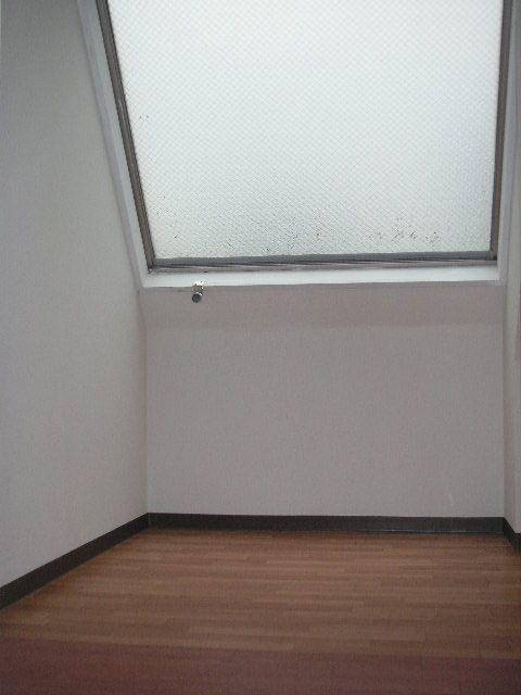 個室 - 田園都市線三軒茶屋駅より徒歩1分のマンションで快適ライフを！駐車場有！初月フリーレント！} - ルームシェアルームメイト