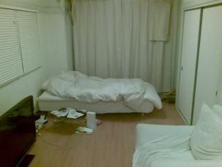 個室 - 新宿、原宿まで徒歩30分　4万円} - ルームシェアルームメイト