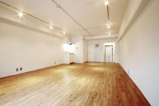 最寄り駅 - 目黒徒歩1分のデザイナーズオフィスでオフィスシェアを開始しました！} - ルームシェアルームメイト