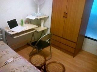 個室 - 新宿で５万円の個室！格安でインターナショナルなシェアメイト！} - ルームシェアルームメイト