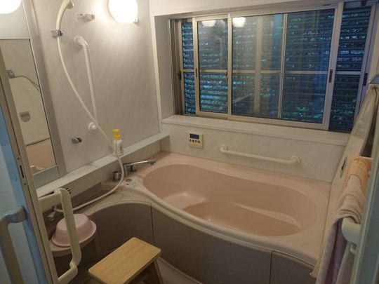 風呂 - 淡路島シェアハウス(淡路市王子)} - ルームシェアルームメイト