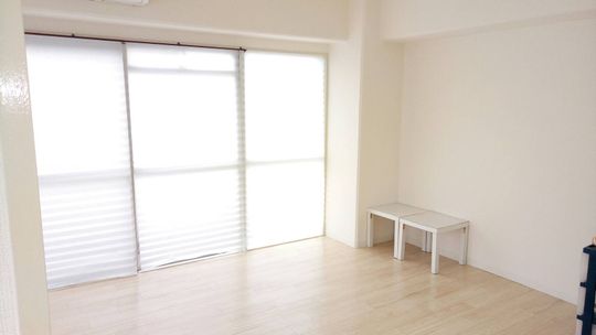 個室 - ＼＼初期費用0!お仕事も住む場所も同時にGET♪♪／／} - ルームシェアルームメイト