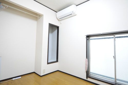 個室 - ★新宿のど真ん中にあるJ&F国際交流ハウス新宿★} - ルームシェアルームメイト