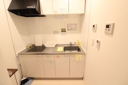 キッチン - 【6.7.8月限定】家賃初月半額キャンペーン！高井戸駅徒歩6分の男性専用シェアハウス} - ルームシェアルームメイト