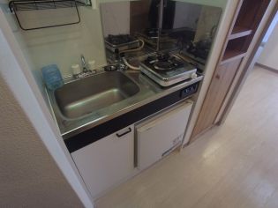 キッチン - 六甲道エリア＊水道光熱費込み！} - ルームシェアルームメイト