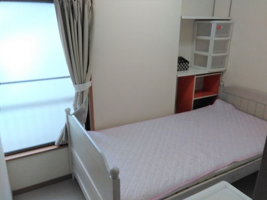 個室 - 王子駅から徒歩４分！都心へのアクセスは抜群！} - ルームシェアルームメイト