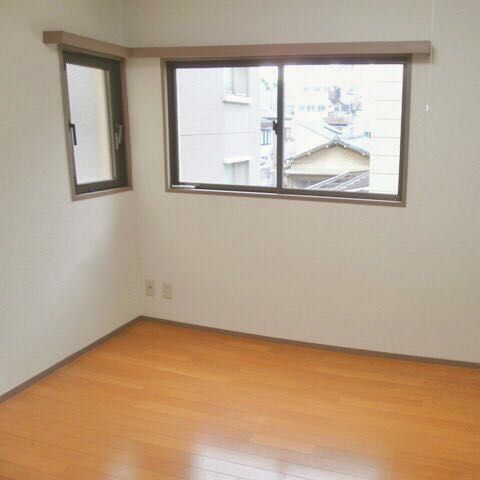 個室 - 文京区小石川白山通り 45平米2dk マンション６畳洋室 女性ルームメイト募集} - ルームシェアルームメイト