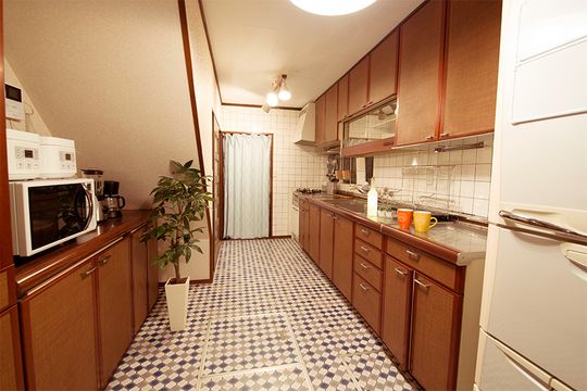 キッチン - 新宿まで11分 3万円代☆　シェアする人を募集しています！} - ルームシェアルームメイト