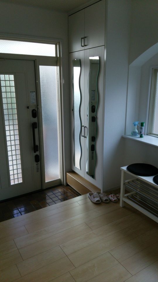 玄関 - 【中野】新規オープン♬女性限定シェアハウス。便利な立地♬静かな住宅街♬入居者募集です！} - ルームシェアルームメイト