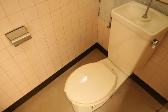 トイレ - ≪新宿区≫早稲田大学、早稲田駅、西早稲田駅、高田馬場駅、コンビニ近く、ゲストハウス　キャンペーン価格実施中！} - ルームシェアルームメイト