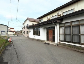 建物 - あおもり黒石ハウス｜黒石市のシェアハウス・長期滞在できる住まい} - ルームシェアルームメイト