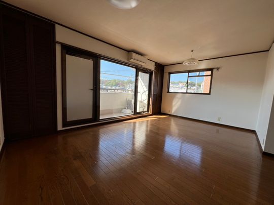 リビング - 上沢通戸建} - ルームシェアルームメイト