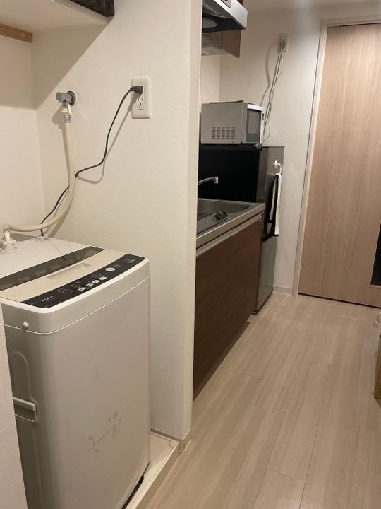 キッチン - 港区の1K 部屋お貸しします（単発、短期、中長期など、柔軟に対応可能）} - ルームシェアルームメイト