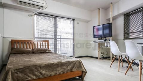 個室 - 池袋駅東口から徒歩3分の物件を期間限定で日割貸しします。　一泊6000円～　ｗｉｆｉ環境ＰＣアリ} - ルームシェアルームメイト