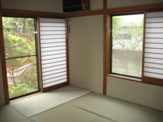 個室 - 閑静な住宅街の庭付き一戸建て　完全個室です} - ルームシェアルームメイト