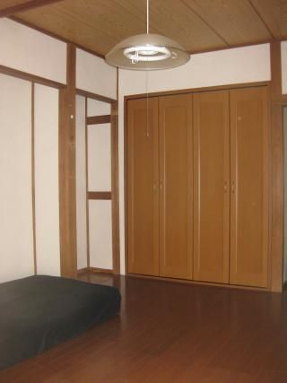 個室 - /// 目黒、中目黒、恵比寿が徒歩圏内} - ルームシェアルームメイト