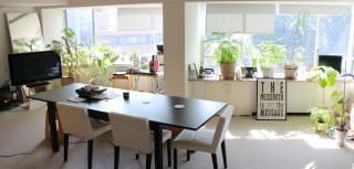 リビング - 原宿徒歩1分、宿泊、アトリエ、事務所、パー手ィーなど様々な用途に貸します} - ルームシェアルームメイト