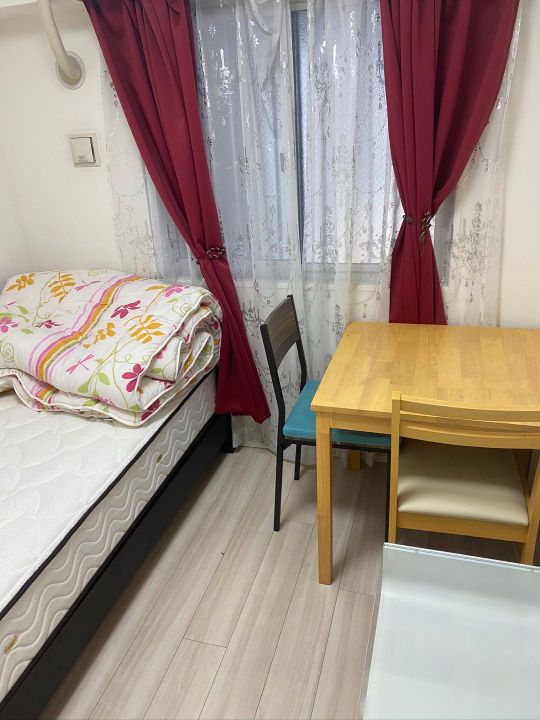 個室 - 日当たり、利便性抜群の物件です!} - ルームシェアルームメイト