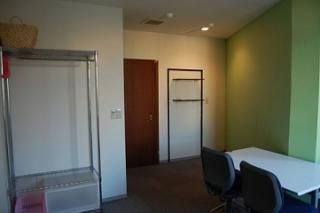 個室 - 越谷駅徒歩2分！即入居ok！光熱費込★鍵、エアコン、シャワー付きの完全個室です。} - ルームシェアルームメイト