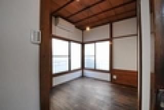 個室 - 戸越商店街すぐ！　レトロな一軒家シェアハウスです} - ルームシェアルームメイト