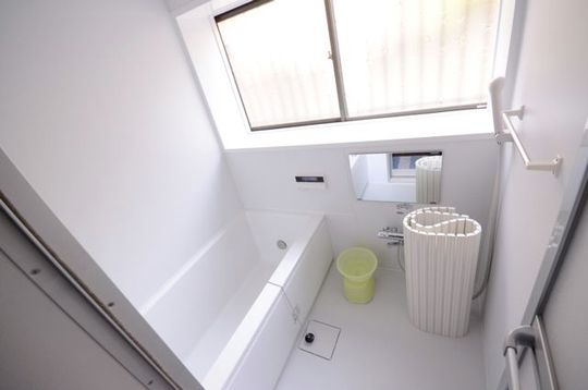 キッチン - 日暮里から10分　鍵付き個室、綺麗なシェアハウスです} - ルームシェアルームメイト