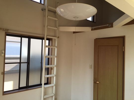 個室 - 目黒区三田2丁目です目黒駅恵比寿駅中間辺り} - ルームシェアルームメイト