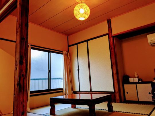 リビング - 新橋に4月オープン　住職一体型のCO‐Livingスペース！} - ルームシェアルームメイト