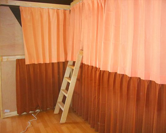 ベッド - 北千住駅すぐ交通の便最高} - ルームシェアルームメイト