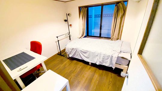 個室 - 【荻窪5万】モダン×安心感で暮らしやすさ抜群のシェアハウス} - ルームシェアルームメイト