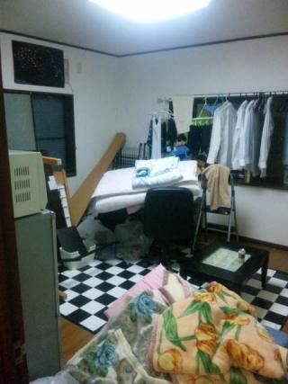 個室 - 女性メンバー1名募集します！} - ルームシェアルームメイト