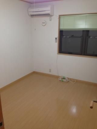 個室 -  looking for roommates to share large house (zama-shi, sagamino)} - ルームシェアルームメイト