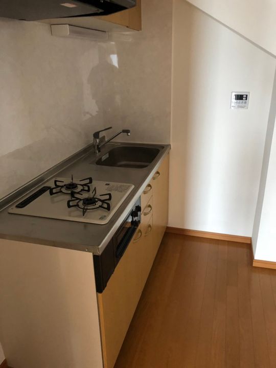 キッチン - 【新宿・渋谷へのアクセス抜群】笹塚・下北沢・代田橋付近のドミトリーハウス!} - ルームシェアルームメイト