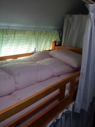 ベッド - 女性専用♪家賃が29000円と格安！なのにひろ～～～いシェアハウス} - ルームシェアルームメイト