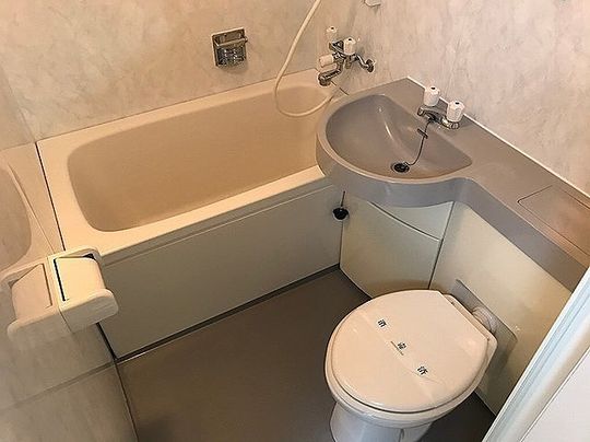 シャワー - 新宿徒歩12分⭐︎コンビニ10秒！2ヶ月の契約！} - ルームシェアルームメイト