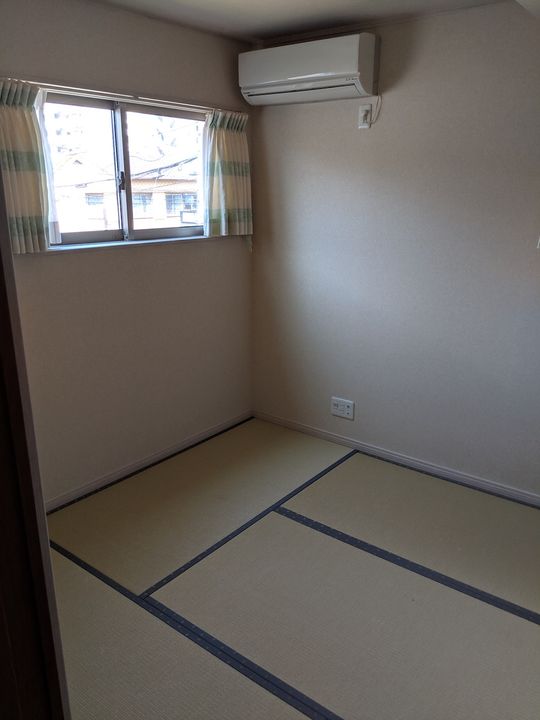 個室 - 【高円寺】築四年の一軒家（水道光熱費込み）} - ルームシェアルームメイト