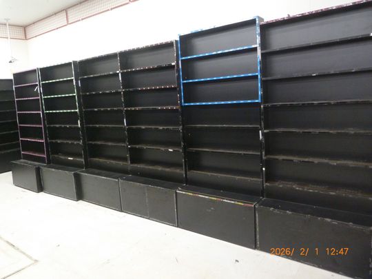 本体 - 木什器お譲りします 中古 札幌市 清田区 商品棚 無料 あげます} - ルームシェアルームメイト