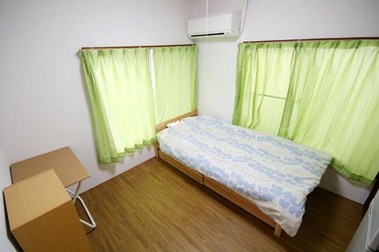 個室 - 国際交流できる20代の楽しいハウス! 13年のノウハウで毎月パーティーもあります！国際交流なら、こちら国際交流協会ボーダレス東京} - ルームシェアルームメイト