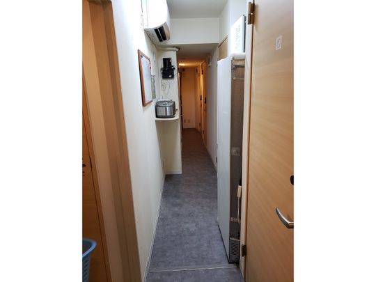 リビング - ✿初期費用1万円のみで即入居可✿✿} - ルームシェアルームメイト