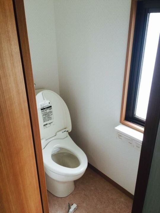 トイレ - 山手線「御徒町」駅から徒歩４分！半年契約で初月家賃が17,000円！} - ルームシェアルームメイト