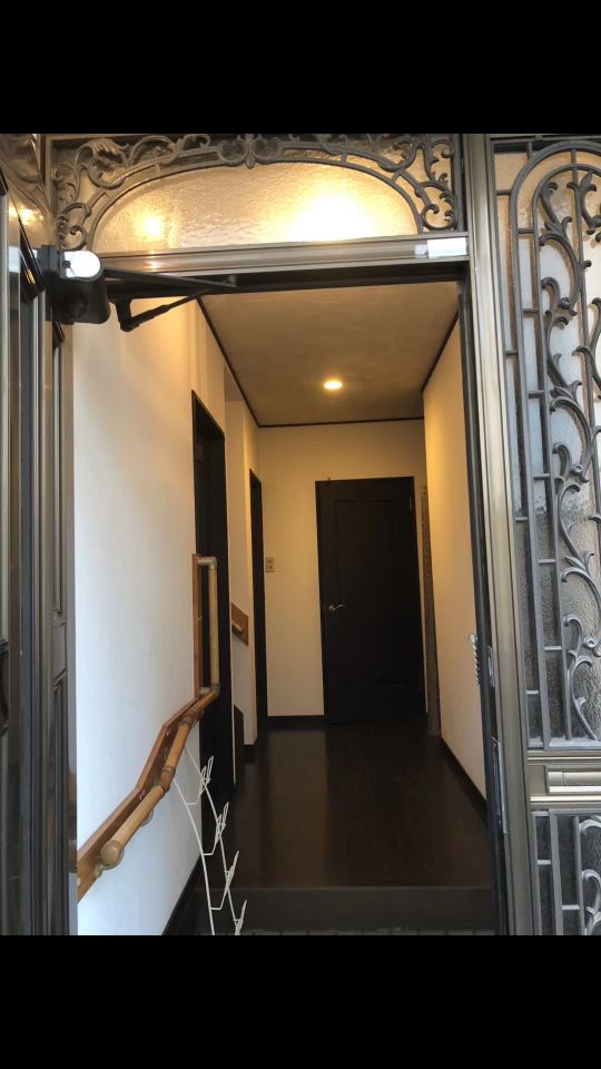 玄関 - 田無武蔵境シェアハウス　手ぶら入居歓迎} - ルームシェアルームメイト