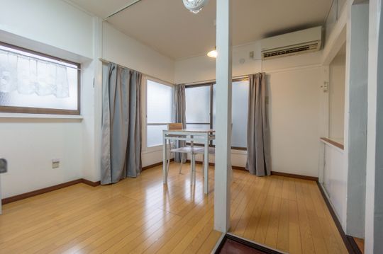 トイレ - 京急蒲田駅徒歩7分 3LDK一戸建} - ルームシェアルームメイト