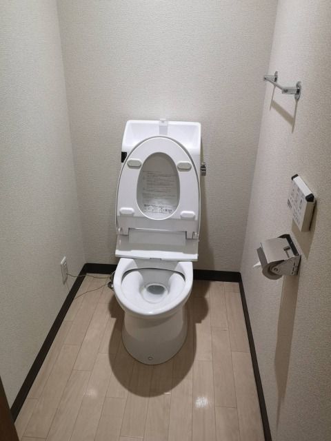 トイレ - 住環境抜群！北久里浜駅、衣笠駅平坦！完全個室・女性限定シェアハウス} - ルームシェアルームメイト