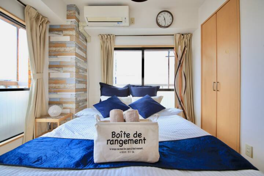 個室 - 窓からスカイツリーが見える！} - ルームシェアルームメイト