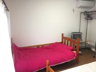 個室 - ニューヨークライフシェアハウス江戸川} - ルームシェアルームメイト