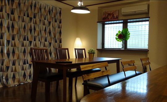 リビング - 小平駅から徒歩３分&家具家電付きシェアハウス} - ルームシェアルームメイト