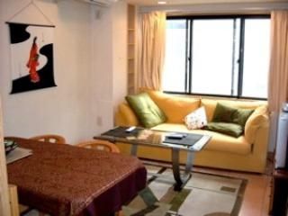 リビング - 銀座から徒歩10分、築地市場から徒歩５分！！} - ルームシェアルームメイト