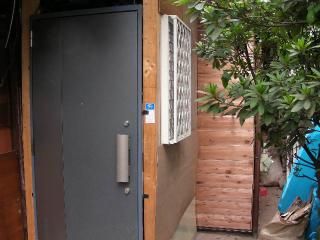 玄関 - 都内なのに、静かな環境です。（東武東上線/上板橋駅）} - ルームシェアルームメイト