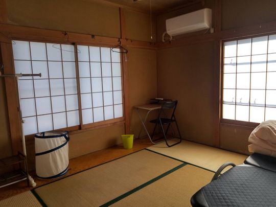 個室 - バイク駐輪可 西東京市 ひばりヶ丘駅 徒歩約12分　完全個室、鍵、エアコン付!} - ルームシェアルームメイト