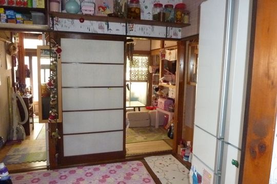 キッチン - 光熱費込２階１部屋畳} - ルームシェアルームメイト